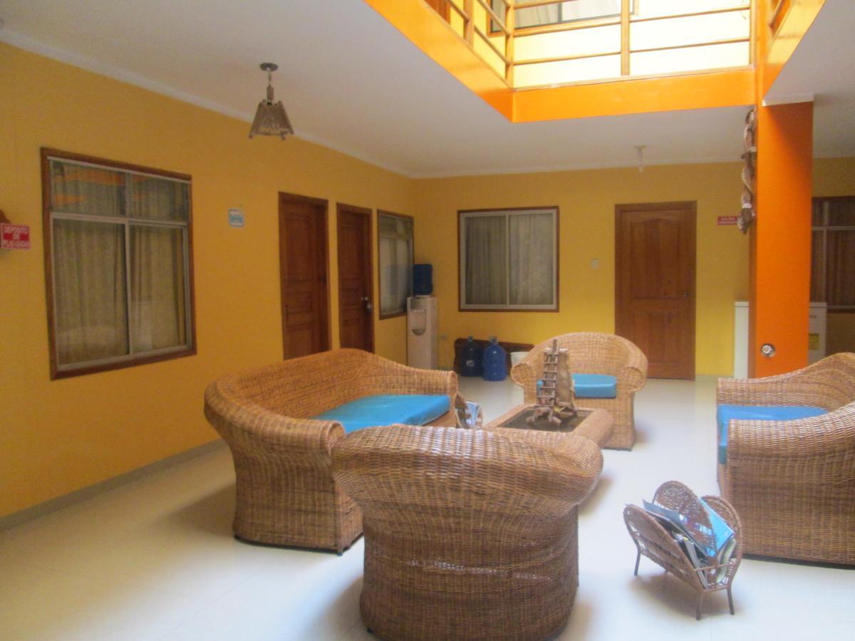 Hostal Leon Dormido Puerto Baquerizo Moreno Buitenkant foto