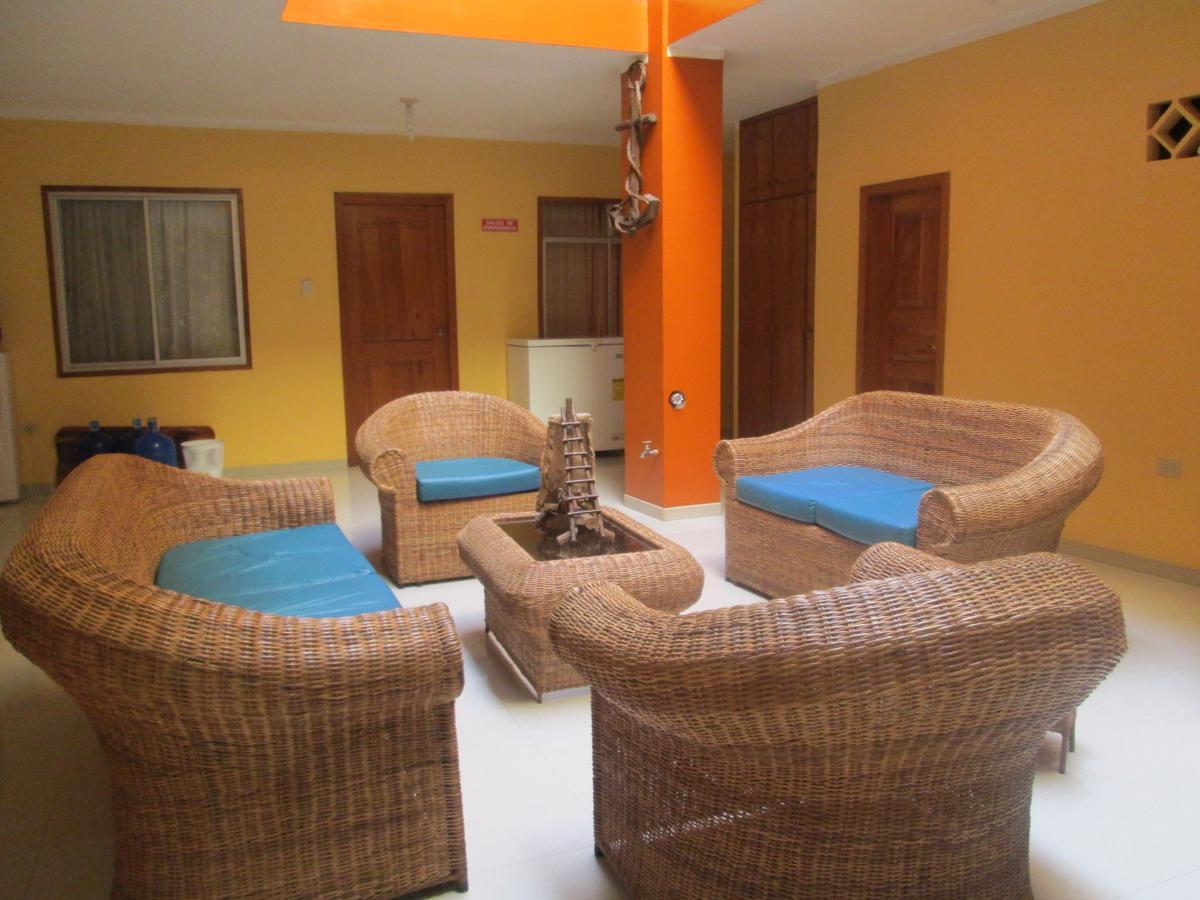 Hostal Leon Dormido Puerto Baquerizo Moreno Buitenkant foto