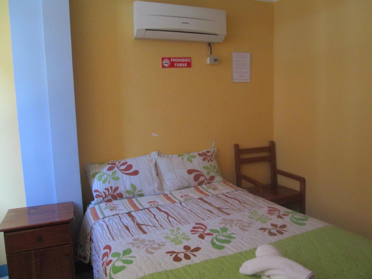 Hostal Leon Dormido Puerto Baquerizo Moreno Buitenkant foto