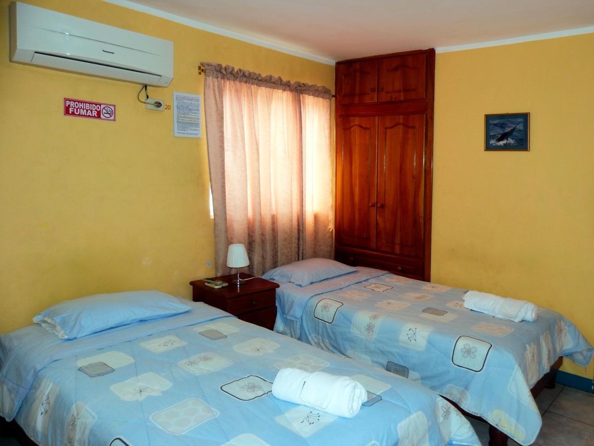 Hostal Leon Dormido Puerto Baquerizo Moreno Buitenkant foto